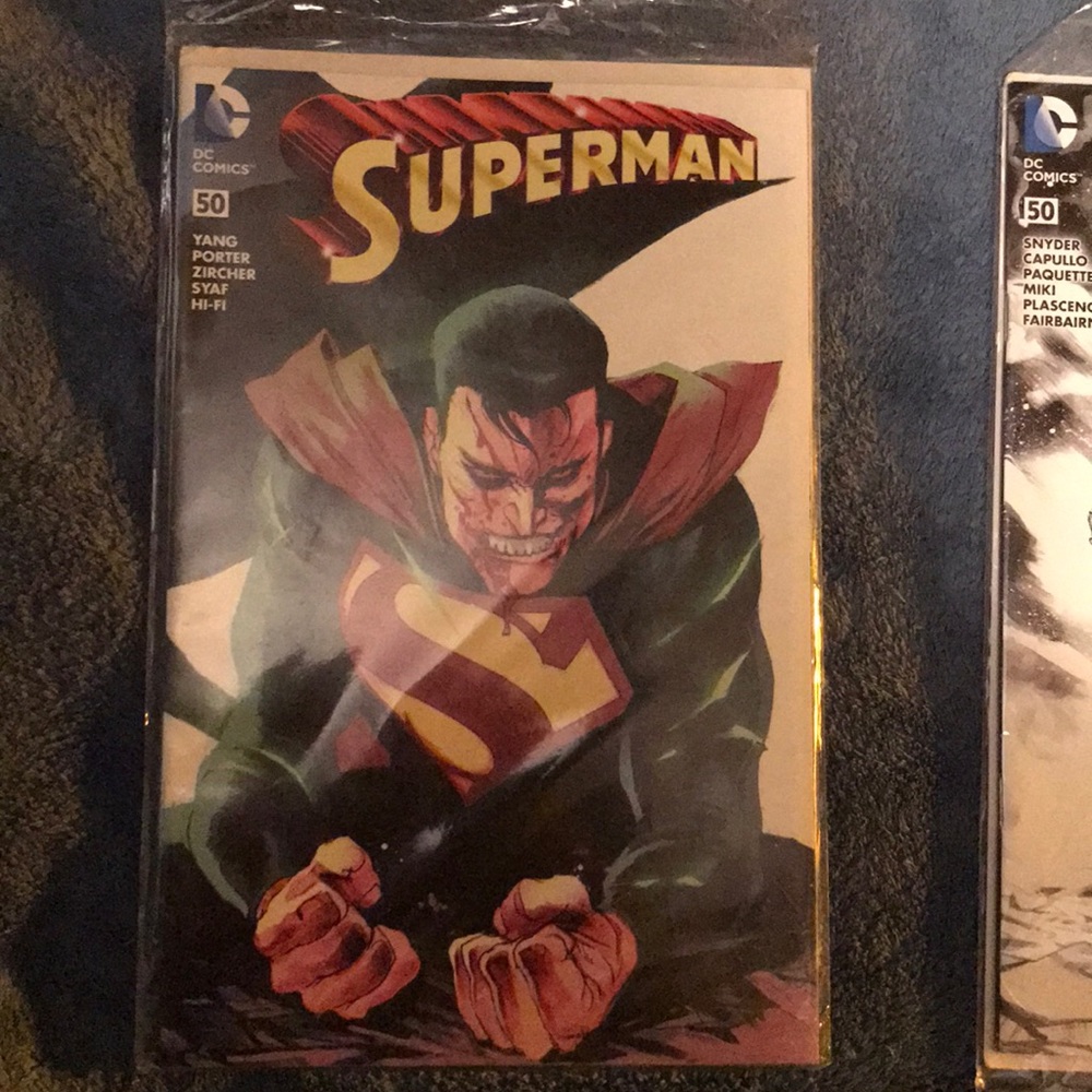 Two DC comics - Picture 2 of 3
